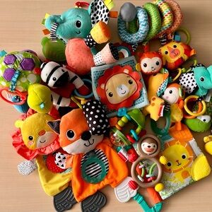 15 Infantino Baby toys lot wrinkle book, teether, rattle. Stroller toys
